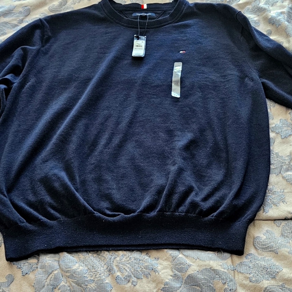 NWT Tommy Crewneck sweters